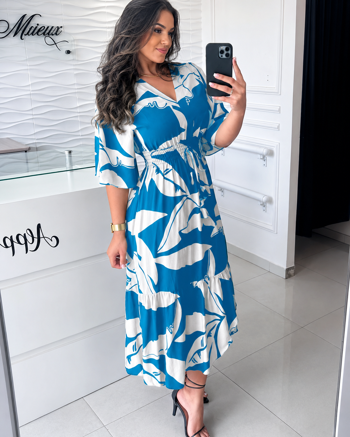 Agathe - Élégante Robe Midi avec Col en V