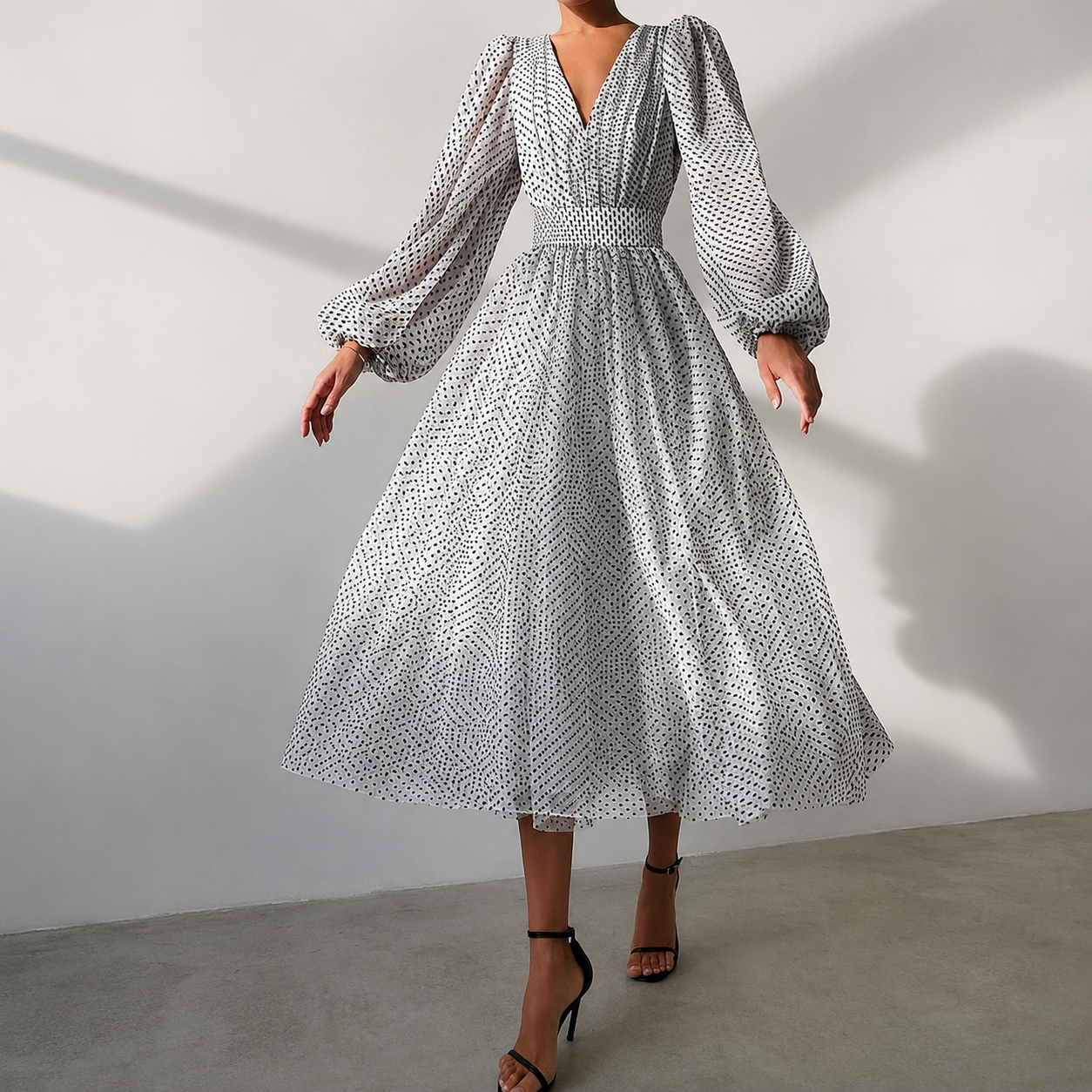 Emina - Élégante Robe à Col en V et Manches Longues