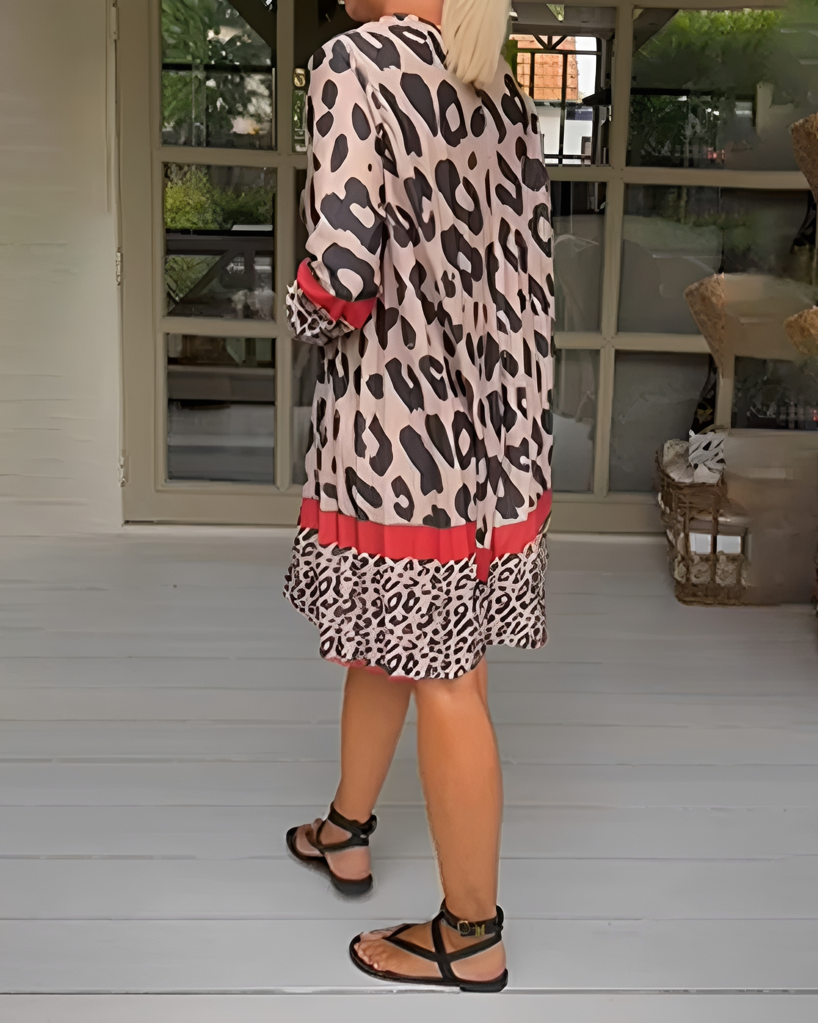 Marfie - Mini-robe chic à col en V