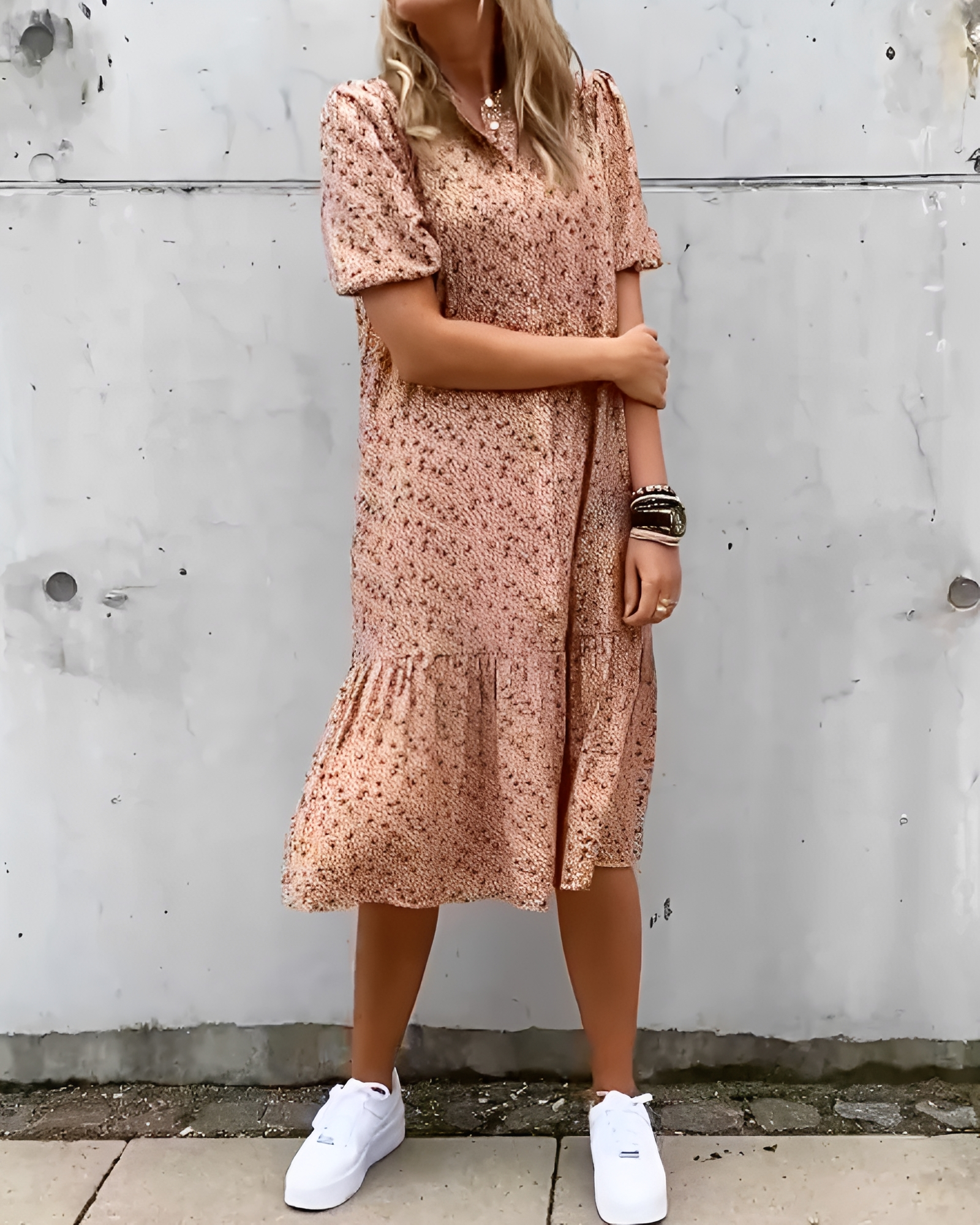 Rhiannon - Élégante robe midi à col en V