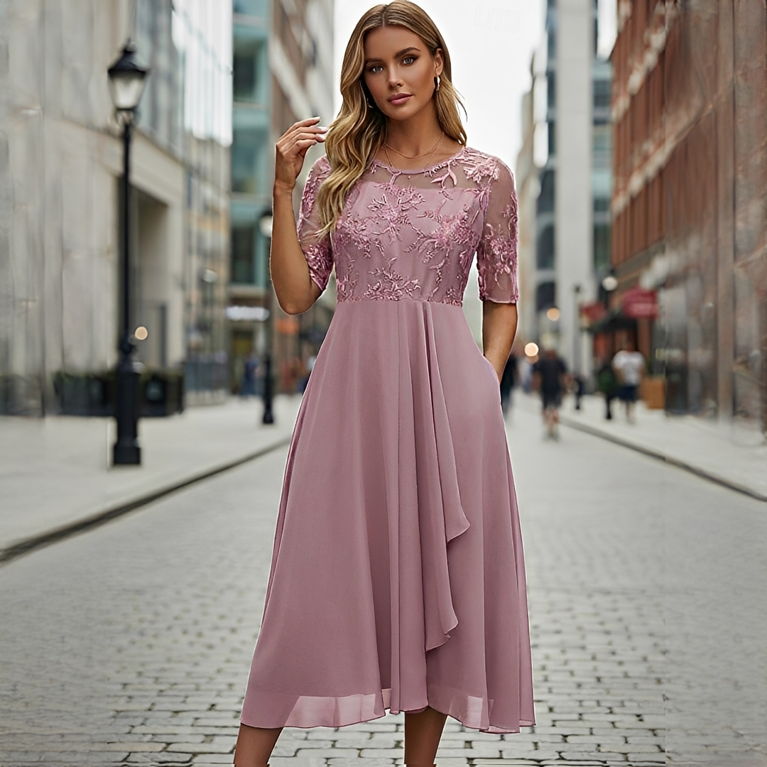 Victoria - Robe Élégante avec Dentelle Ouverte