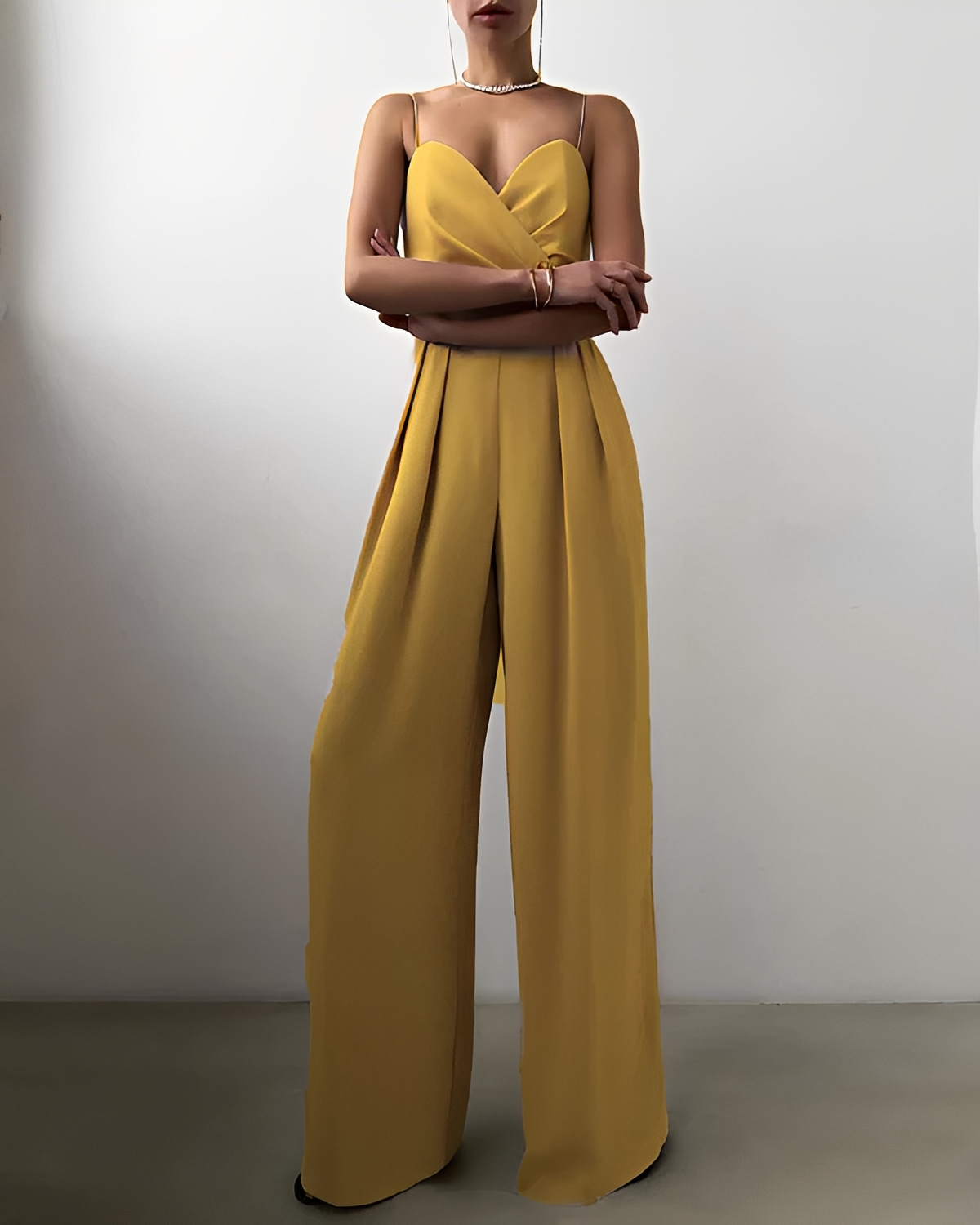 Rebecca - Tenue Élégante et Sophistiquée