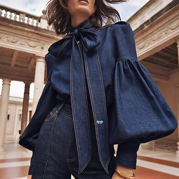 Jodie - Blouse chic en denim avec un nœud