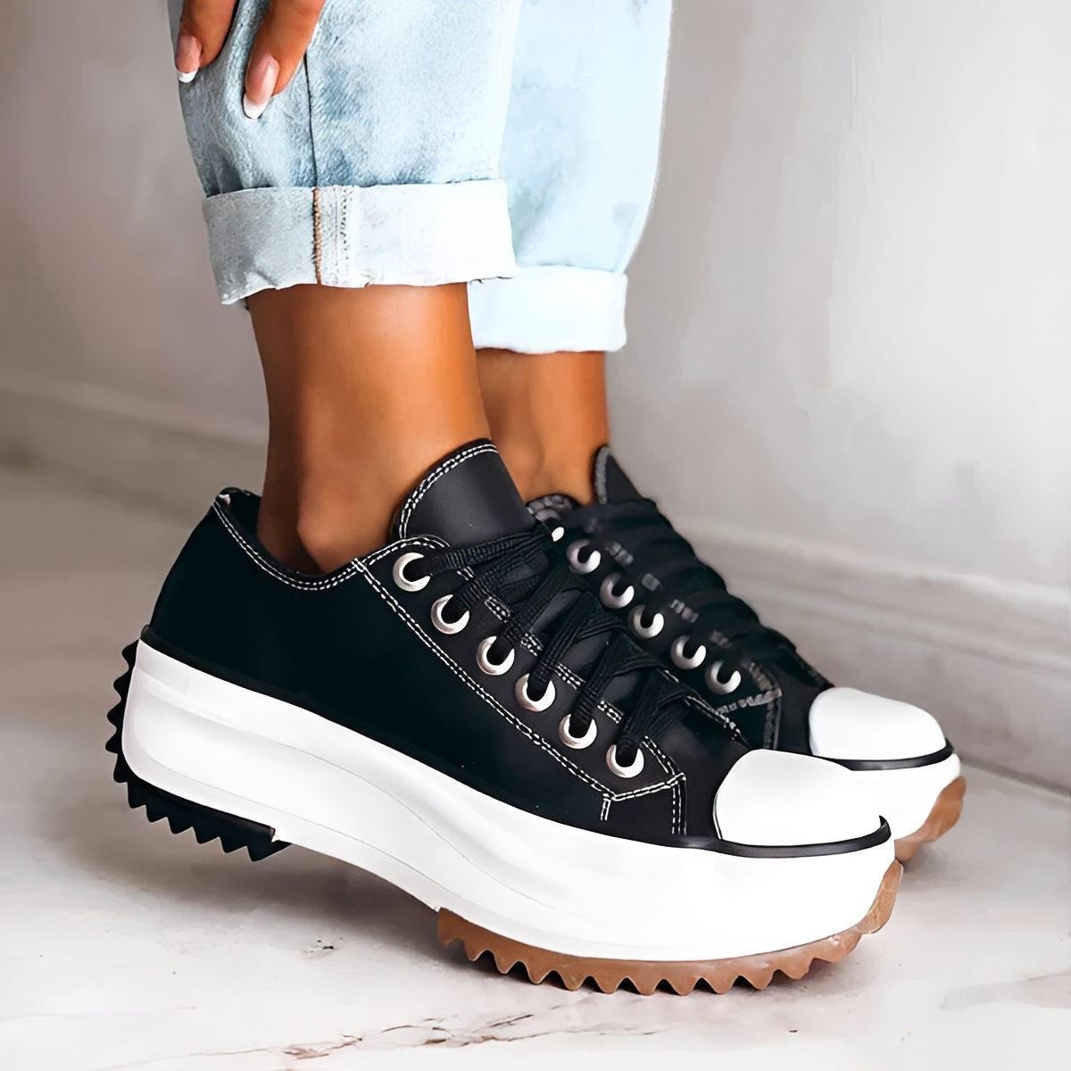 Caitlin - Chaussures Basses Raffinées
