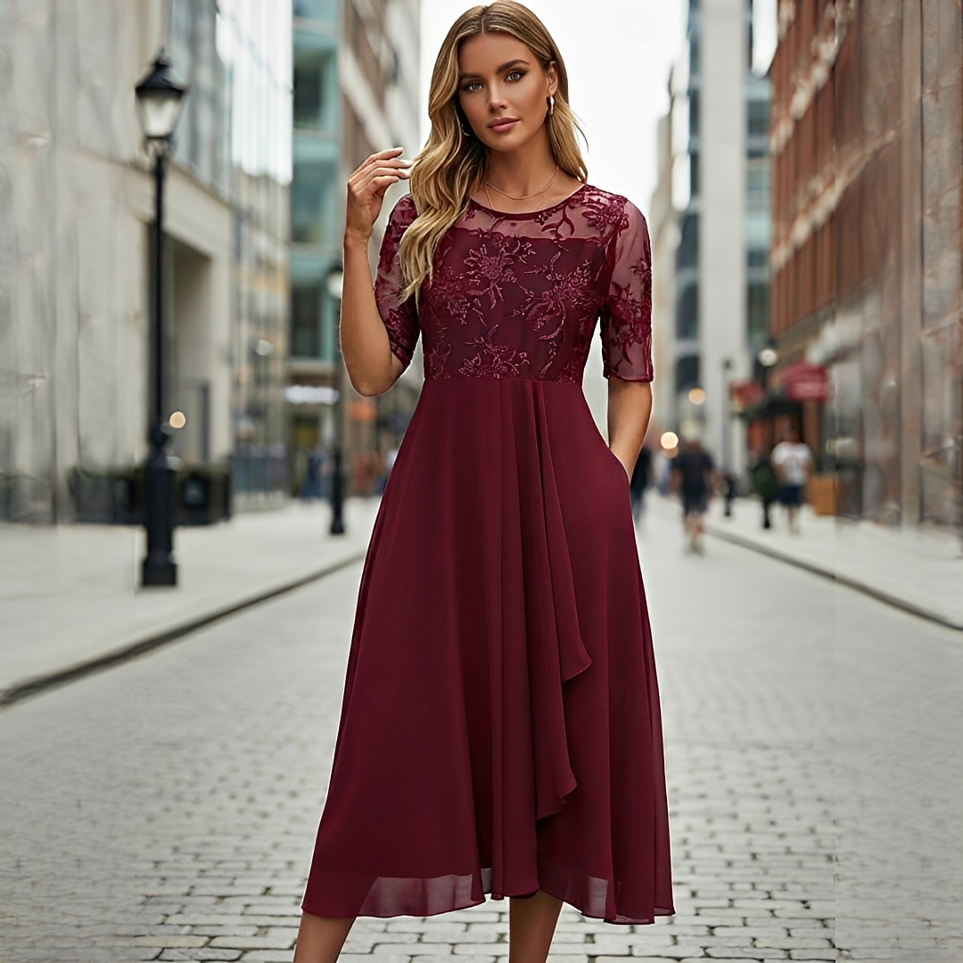 Victoria - Robe Élégante avec Dentelle Ouverte