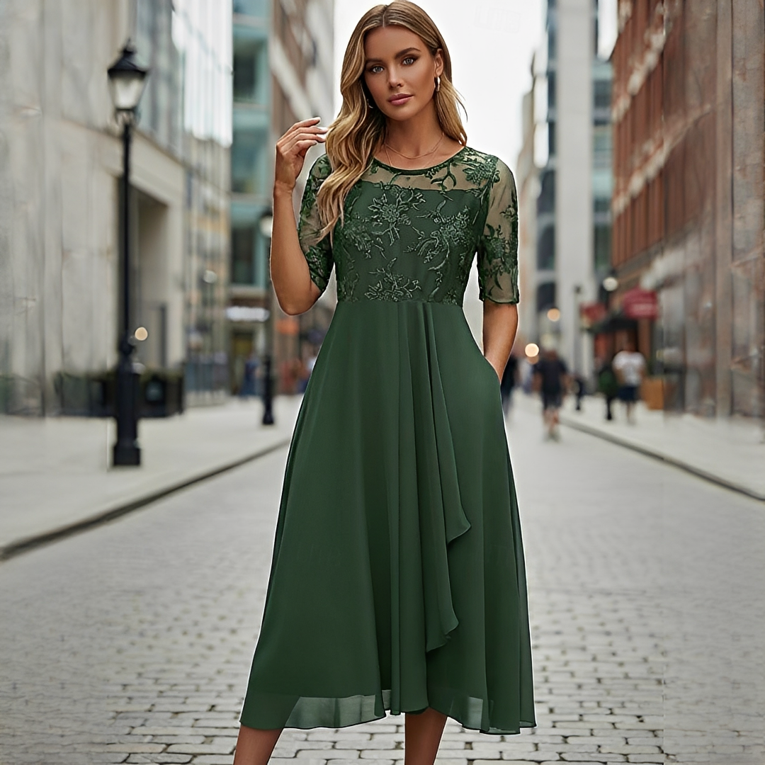 Victoria - Robe Élégante avec Dentelle Ouverte