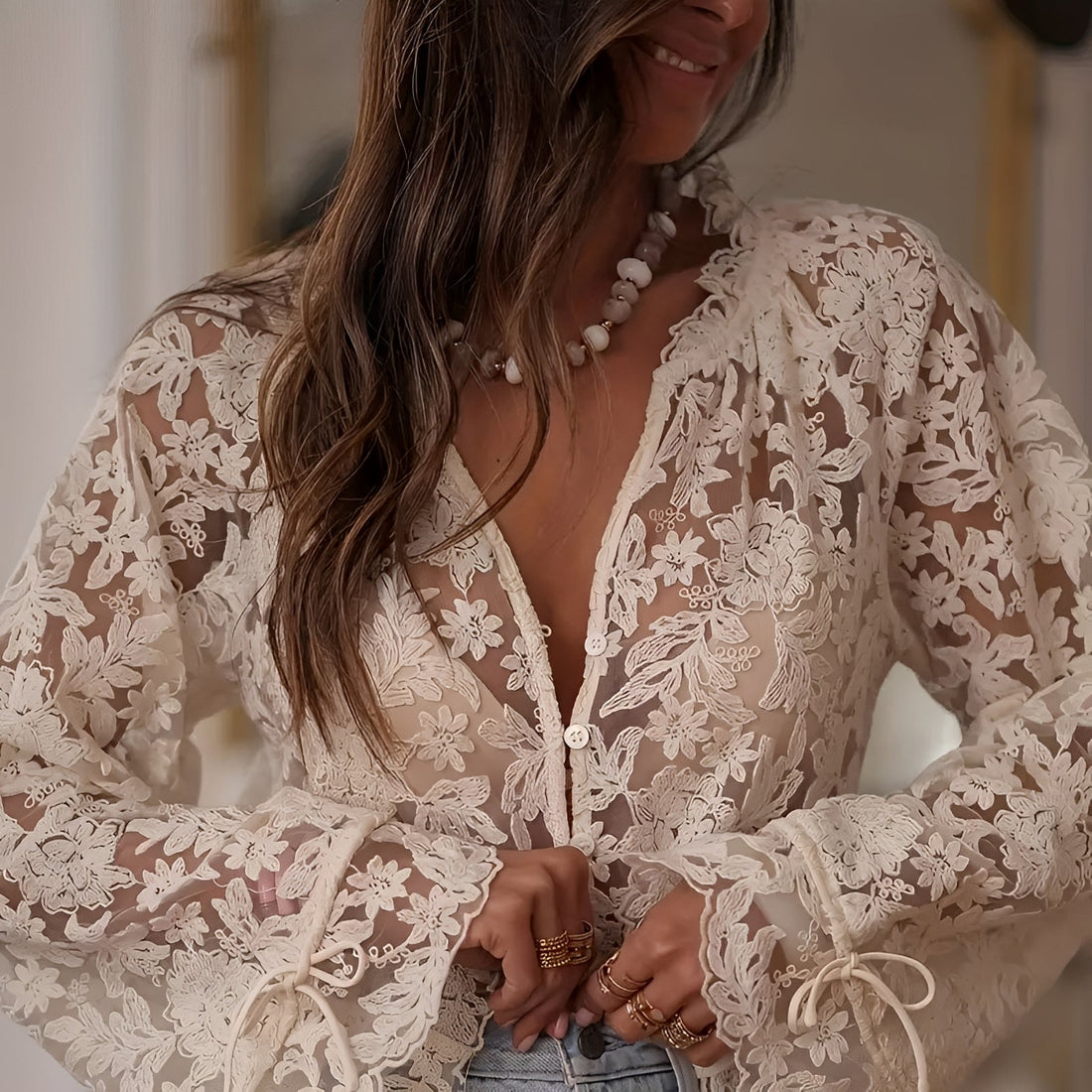 Alexia - Blouse Élégante avec Broderies Florales
