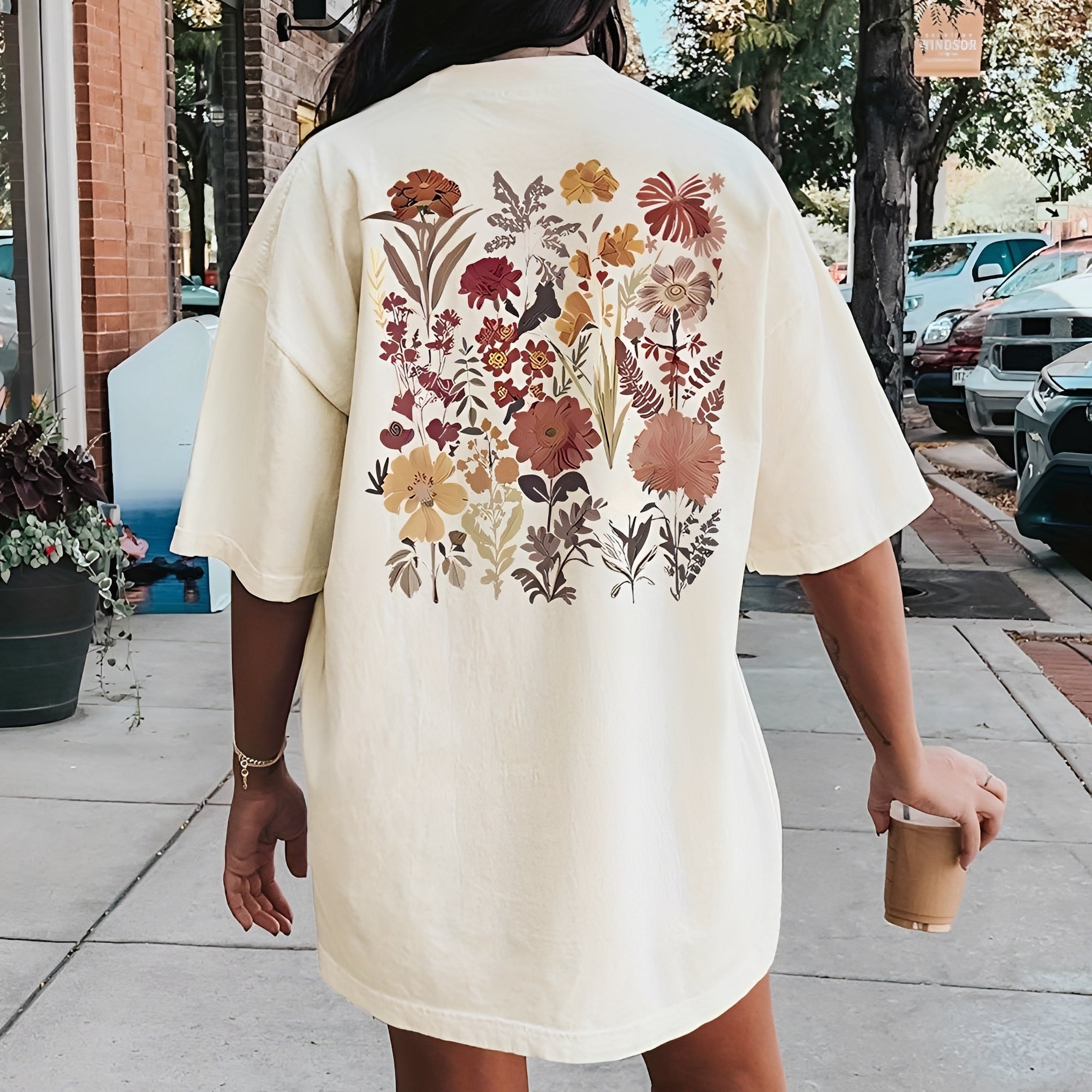 Thea - T-shirt chic avec motifs de fleurs