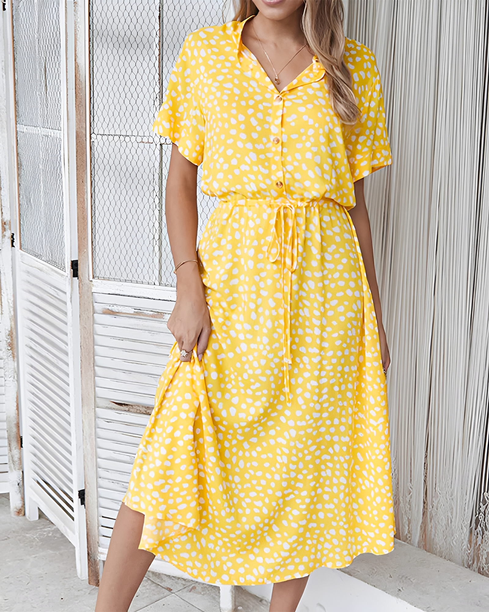 Shannon - Robe midi chic avec col en V