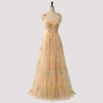 Livia - Robe de bal chic avec broderies florales