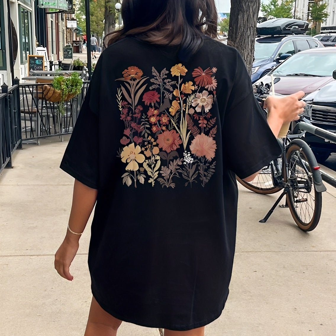 Thea - T-shirt chic avec motifs de fleurs