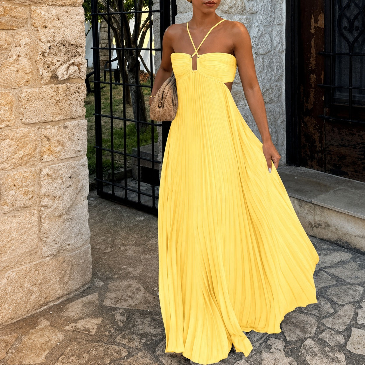 Inaya - Robe longue à fines bretelles élégante