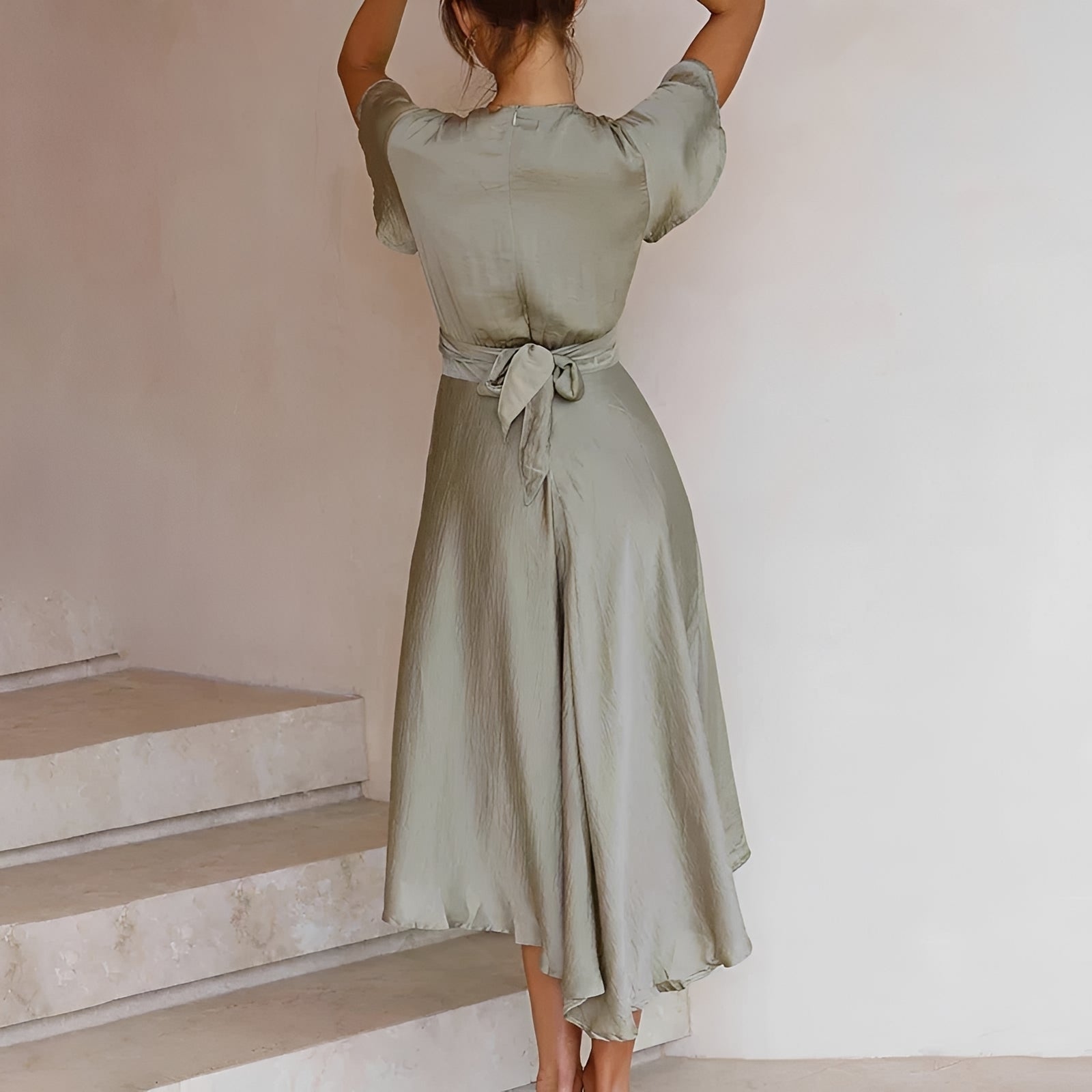 Eliana - Robe Élégante et Asymétrique