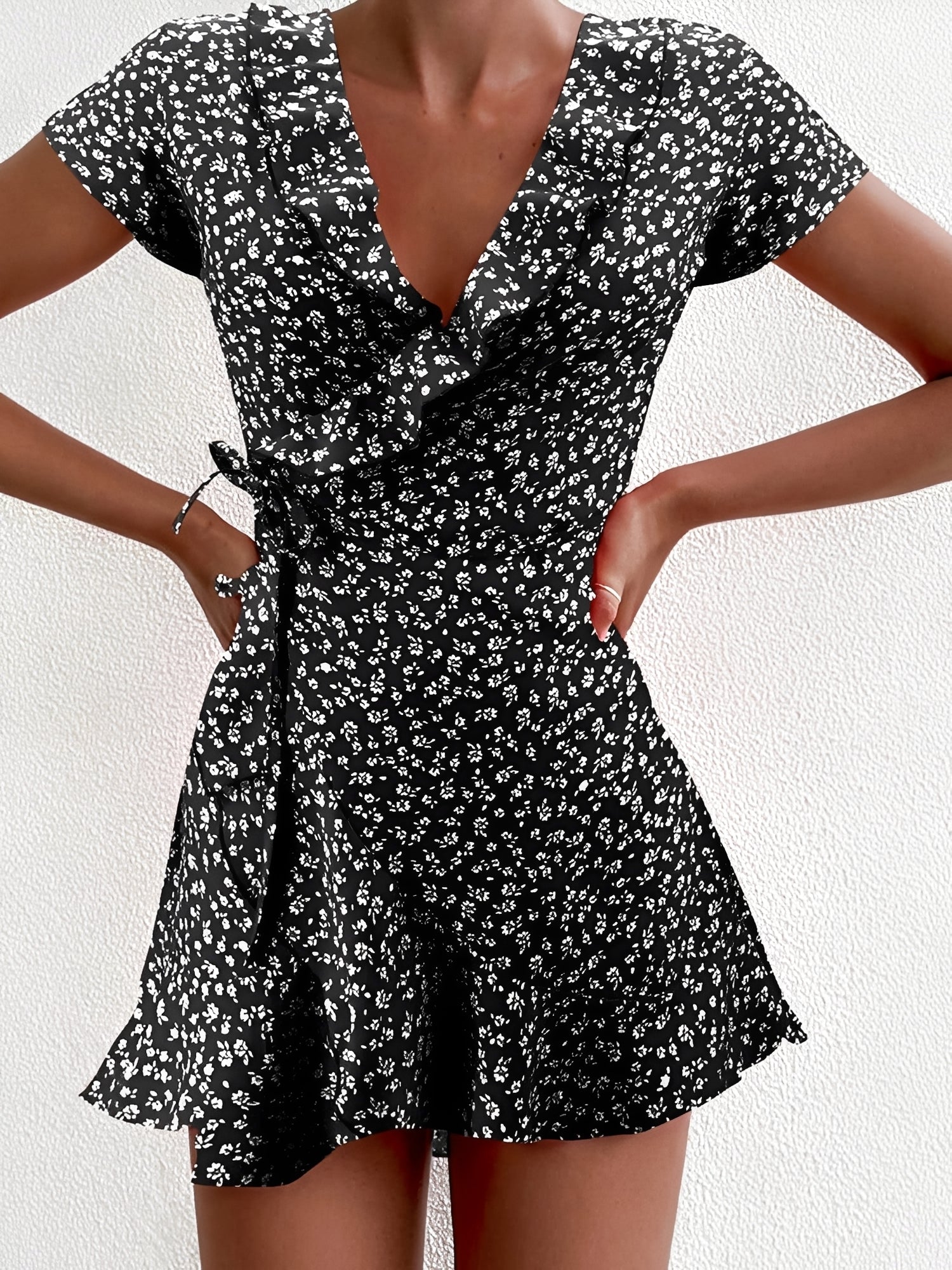 Betsy - Petite Robe Élégante avec Motif Fleuri