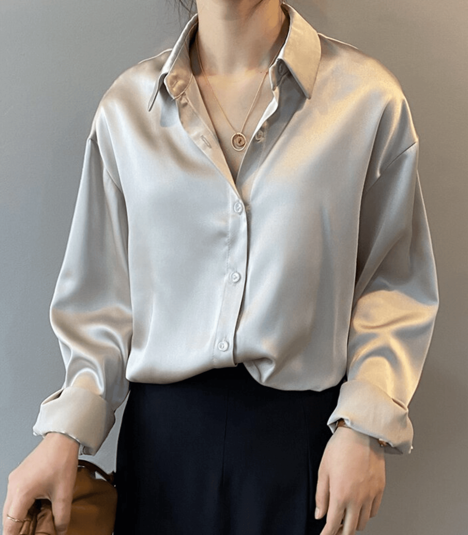Magnolia - Chemise satinée avec boutons